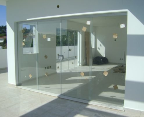 porta-de-correr-vidro-incolor