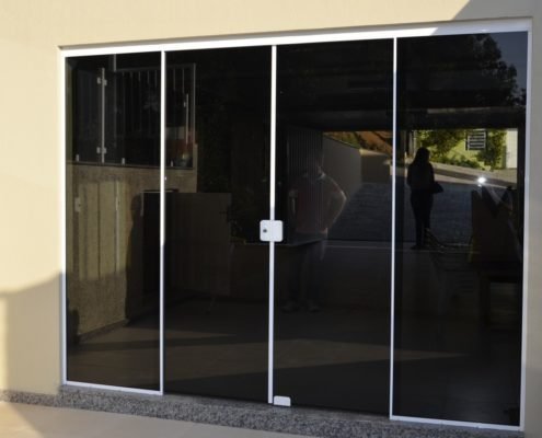 portas-em-vidro-fume