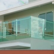 Guarda-corpo-de-sacada