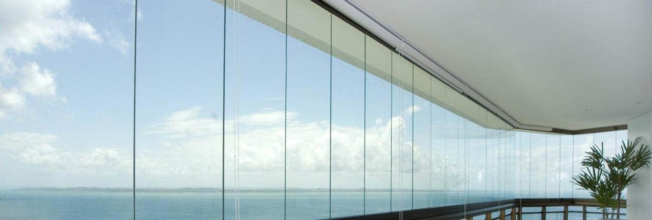 Cortina de vidro para sacada