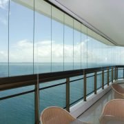 Cortina de vidro para sacada