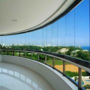 Cortina de vidro temperado